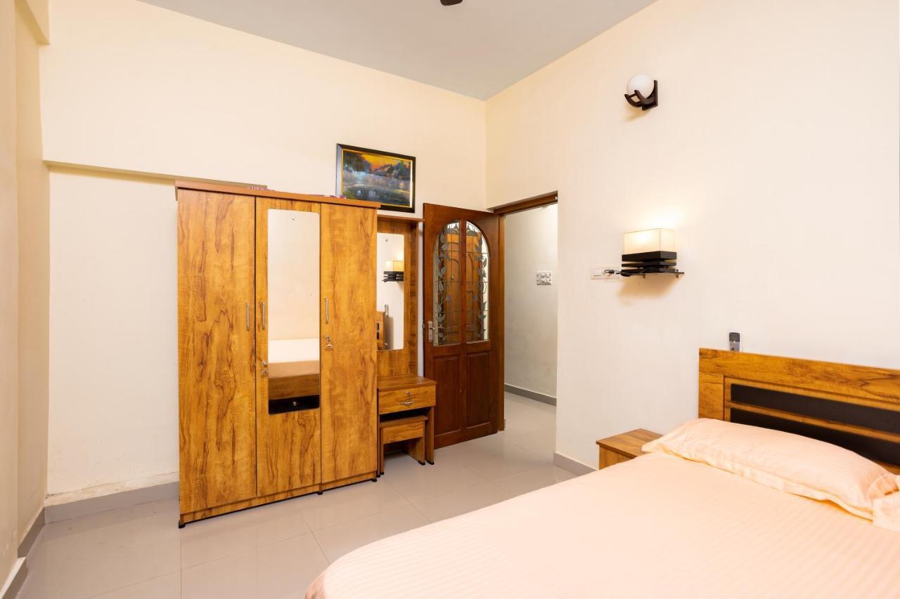 Paradise Inn Kochi Exterior photo